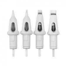 Fyra stycken olika nålpatroner i vit plast till moderna rotary-maskiner