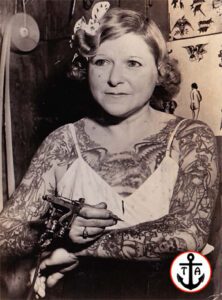 Svartvitt porträttfoto av Mildred Hull